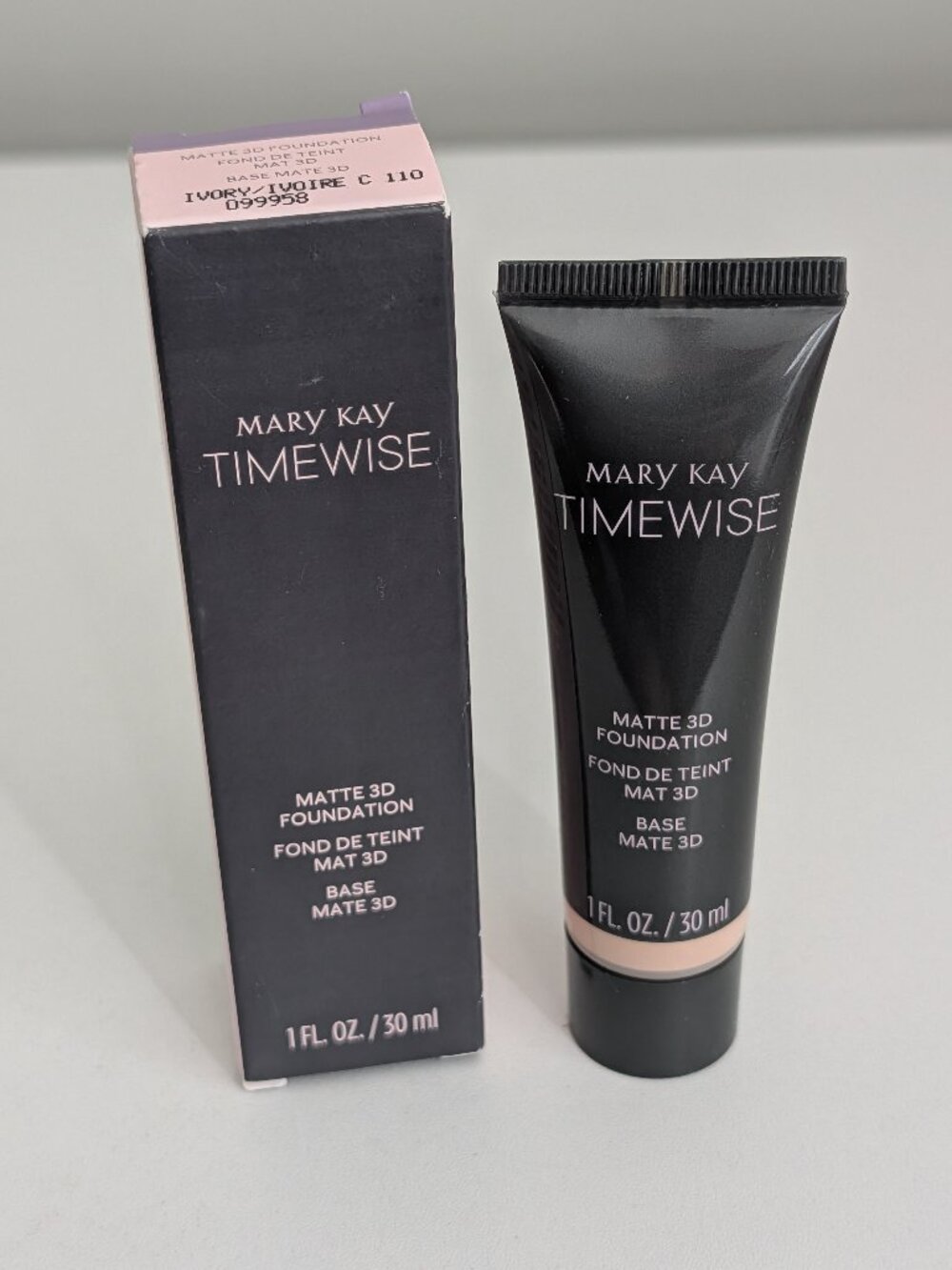 Mary Kay TIMEWISE Matte 3D Foundation ~099958~Ivory C110~1 oz New with Box